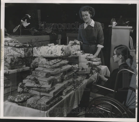 1954 Press Photo Gifts for Southern Colony and Training School. Union Grove - Historic Images
