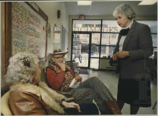 1989 Press Photo Patricia Goodrich & patients Alzheimer Family Center in Madison - Historic Images