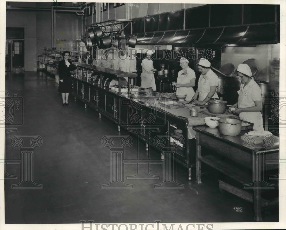 1930 Press Photo Northwestern Mutual Life Insurance Co. kitchen - mjb66257-Historic Images