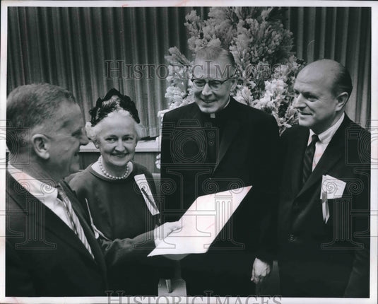 1960 Press Photo Mr. and Mrs. John F. Collopy with Father Edward J. O'Donnell- Historic Images