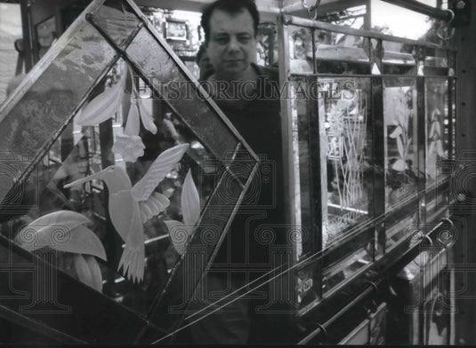 1994 Press Photo Fairgoer at 24th Annual Oconomowoc Festival of the Arts - Historic Images