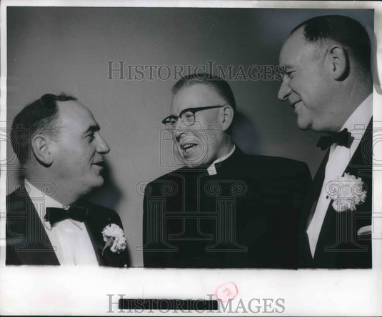 1957 Press Photo Braves President/Vice-President chat with Marquette President- Historic Images