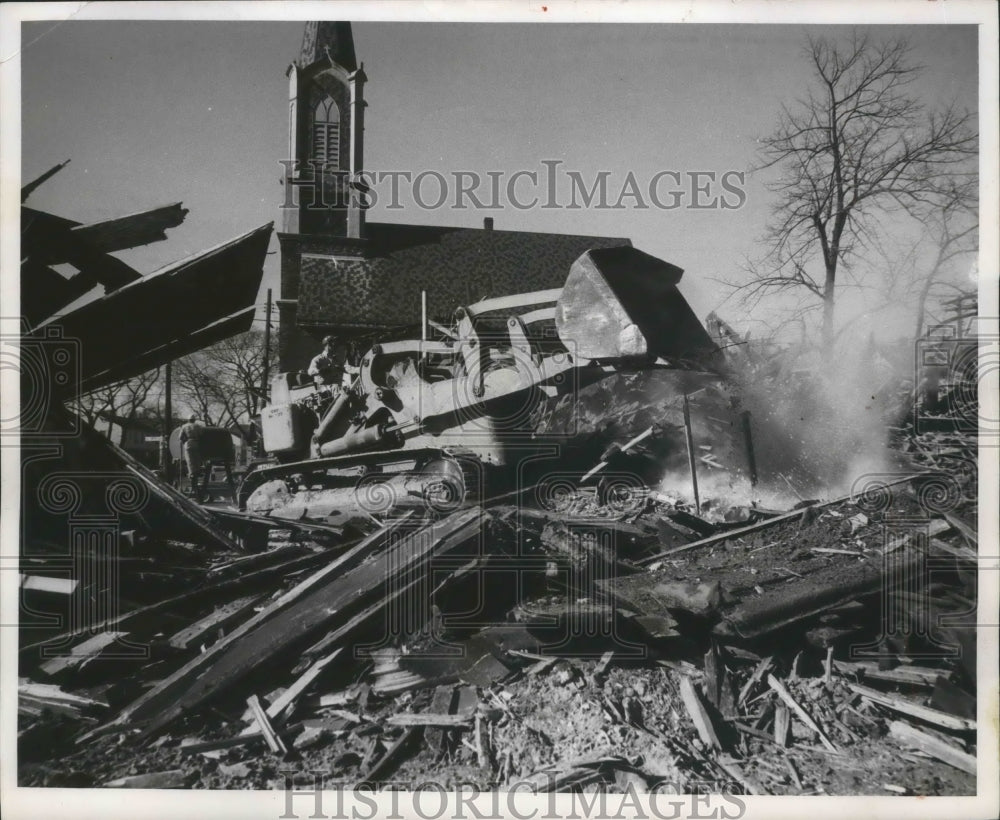 1960 Press Photo Milwaukee Hillside neighborhood bulldozed for redevelopment - Historic Images