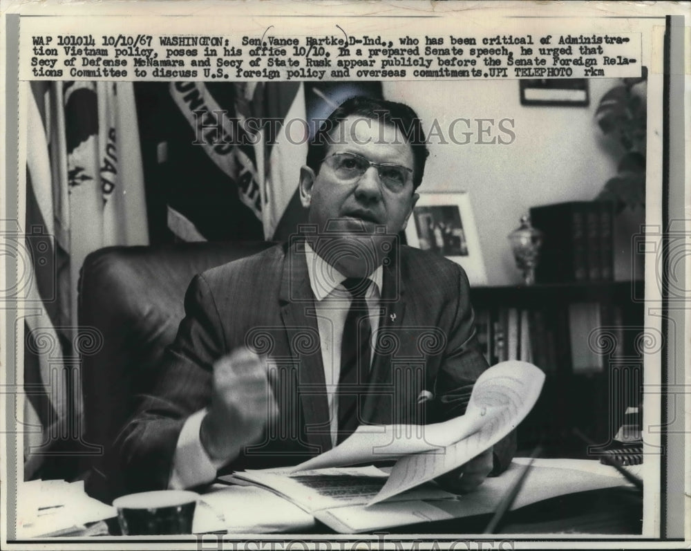 1967 Press Photo Vance Hartke in his office in Washington, talks Vietnam policy. - Historic Images