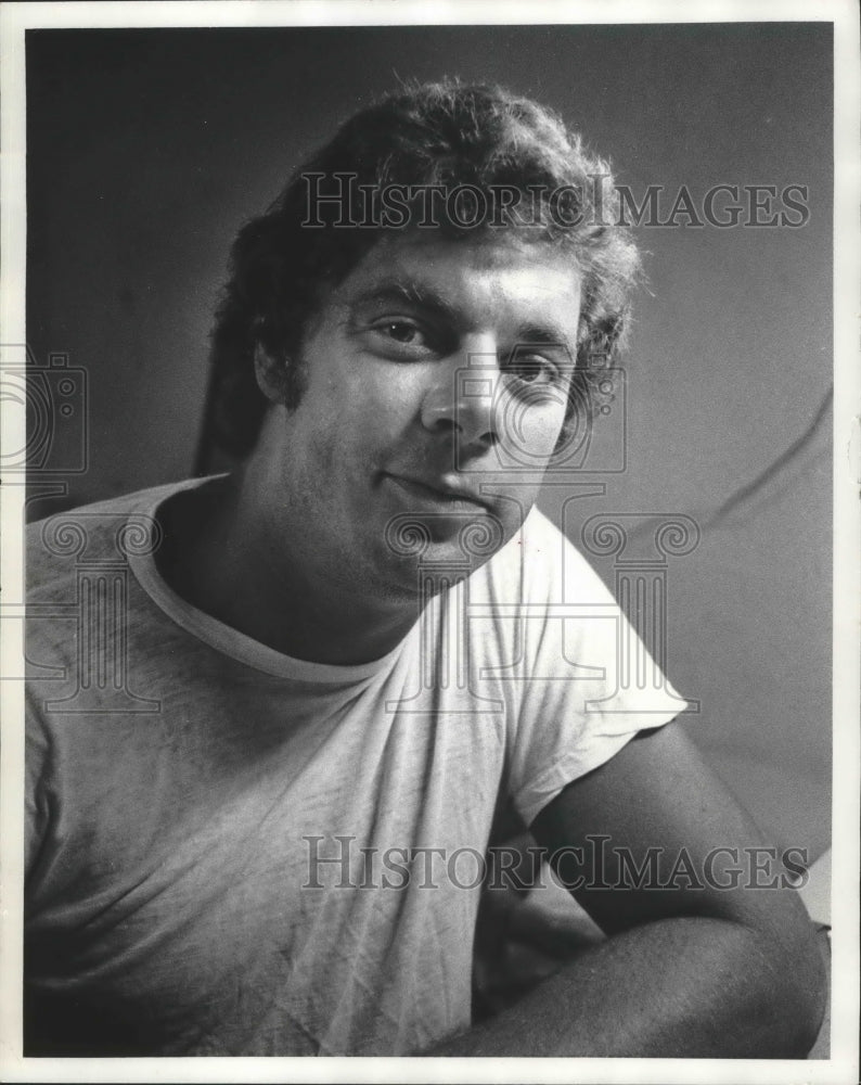 1972 Press Photo Jeff Hilligoss former editor of Honeybucket newspaper - Historic Images