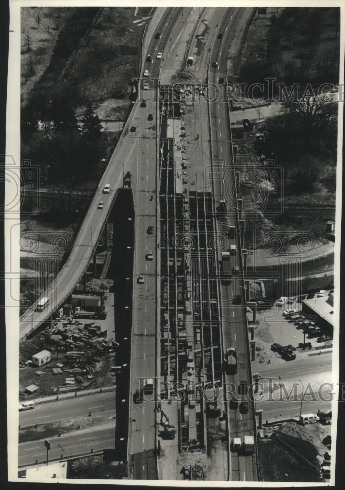 1993 Press Photo Underwood Creek Bridge Construction, Highway 45, Wauwatosa - Historic Images