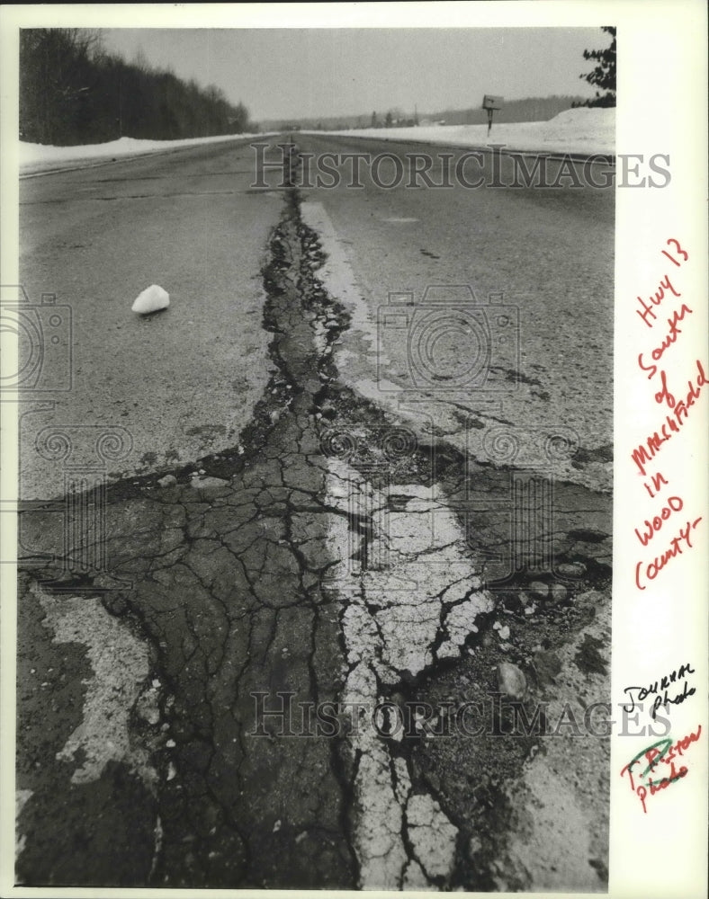 1983 Press Photo Work is Needed on Highway 13 South of Marshfield, Wisconsin - Historic Images