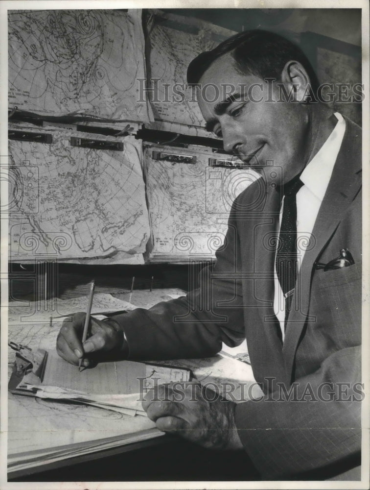 1961 Press Photo Meteorologist in charge, Bill Harms took over duties. Milwaukee - Historic Images