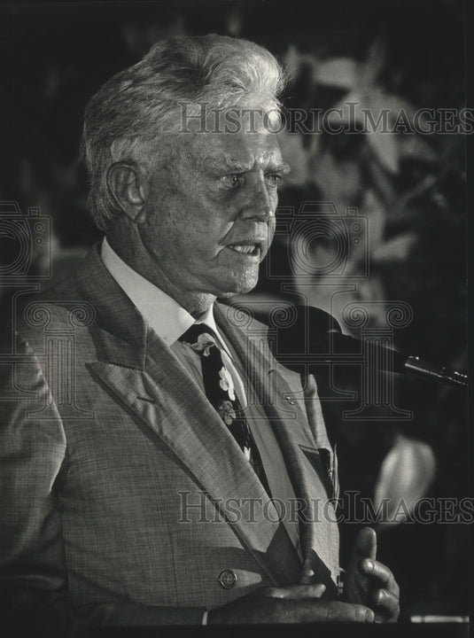 1989 Wilson Harrell, publisher of Inc Magazine speaks in Wisconsin - Historic Images