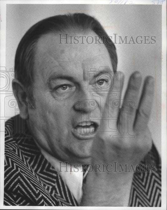 1977 Press Photo Gordon Harrison Milwaukee School Board - mjb67221 - Historic Images
