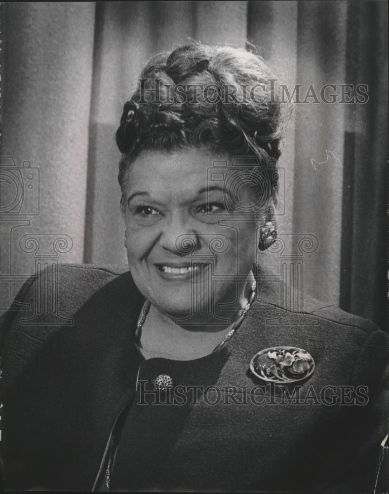 1969 Press Photo Dr Zelma George attends YWCA United States annual meeting - Historic Images