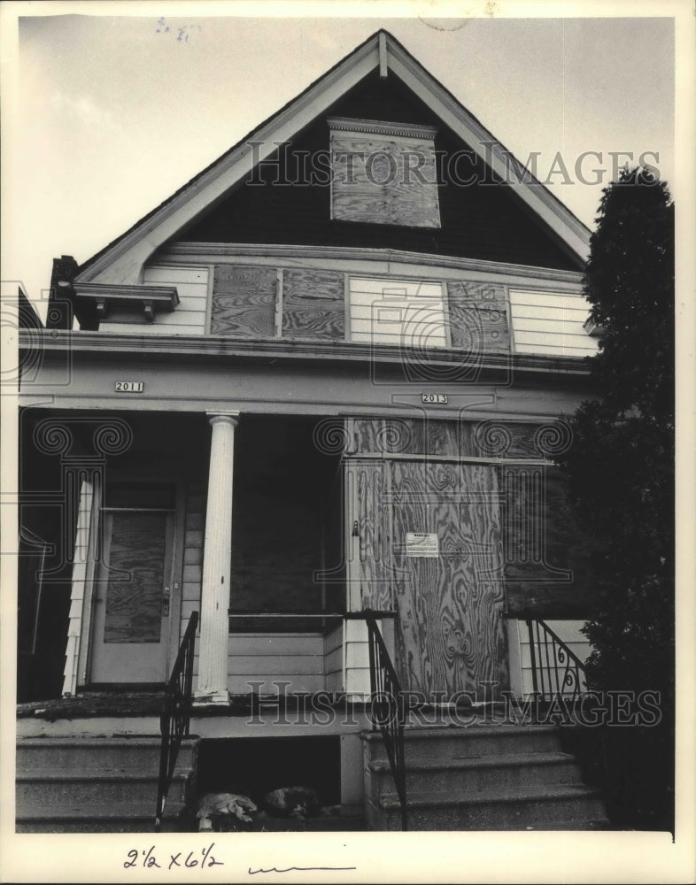 1984 Foreclosed and boarded up duplex Milwaukee - Historic Images