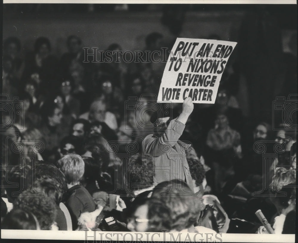 1976 President Ford&#39;s Milwaukee Visit to talk to state teachers - Historic Images