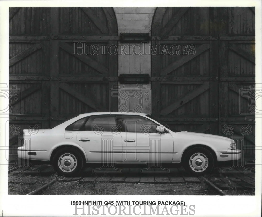1990 Press Photo Infiniti Q45 (with touring package) - mjb67754 - Historic Images