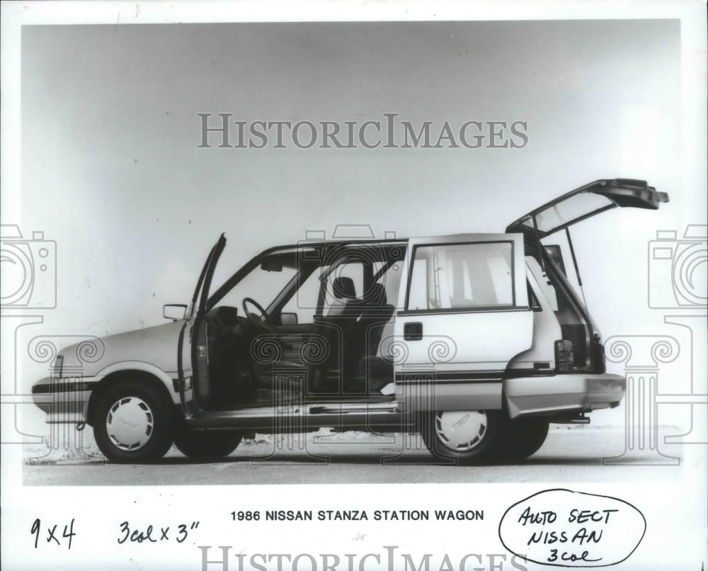 1985 Press Photo The Nissan Stanza station wagon with all its doors open - Historic Images