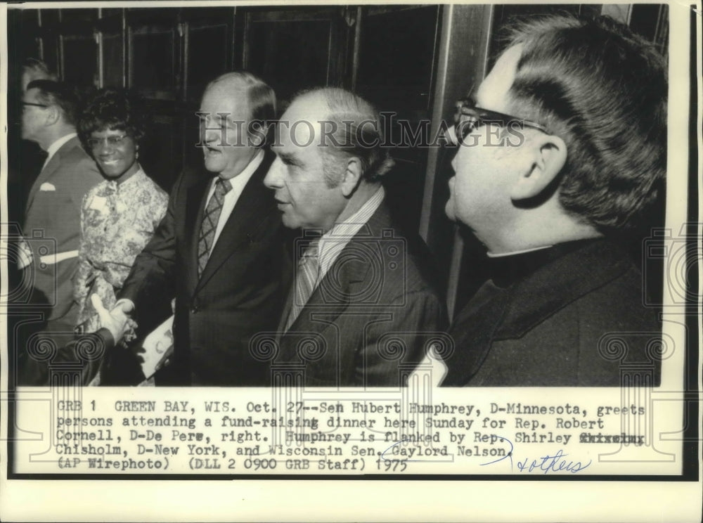 1975 Press Photo Senator Humphrey fund raising with politicians, Wisconsin.-Historic Images
