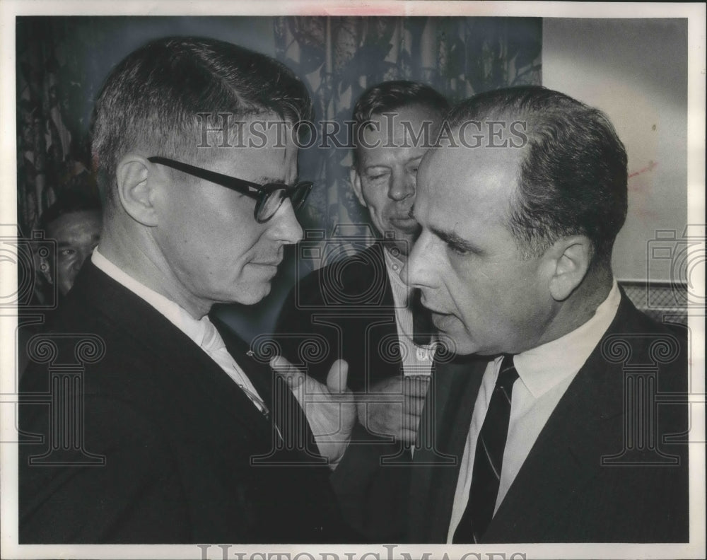 1964 Press Photo Agriculture Secretary Freeman, Senator Nelson, in discussion. - Historic Images