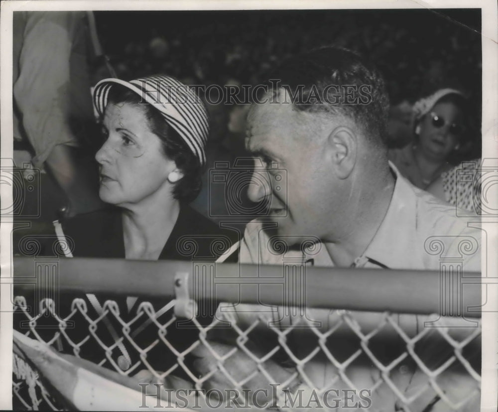 1953 Press Photo Mr. &amp; Mrs. Louis Perini at Milwaukee Braves baseball Stadium - Historic Images