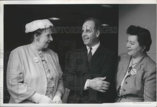 1958 Press Photo Wisconsin Senator Gaylord Nelson shown with democratic officers-Historic Images