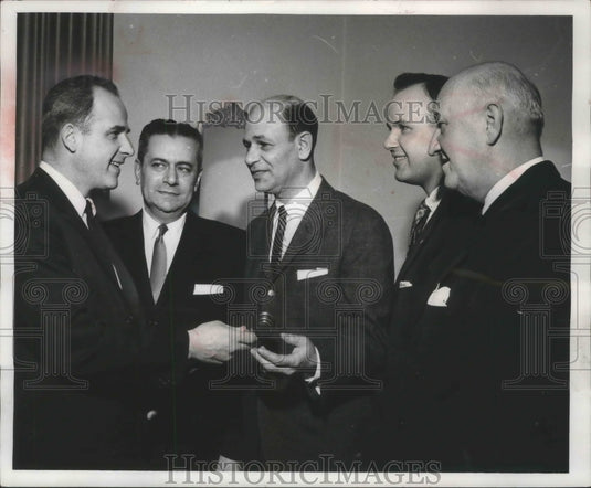 1959 Press Photo Governor Nelson helped install new officers Saturday night.- Historic Images