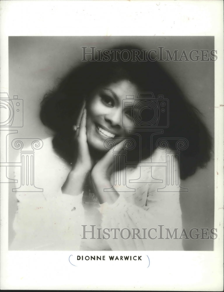 1977 Press Photo U.S. Singer Dionne Warwick - mjb68503 - Historic Images