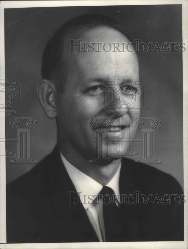 1968 Press Photo Robert Froehlke, Asst. Secretary of Defense for Administration - Historic Images