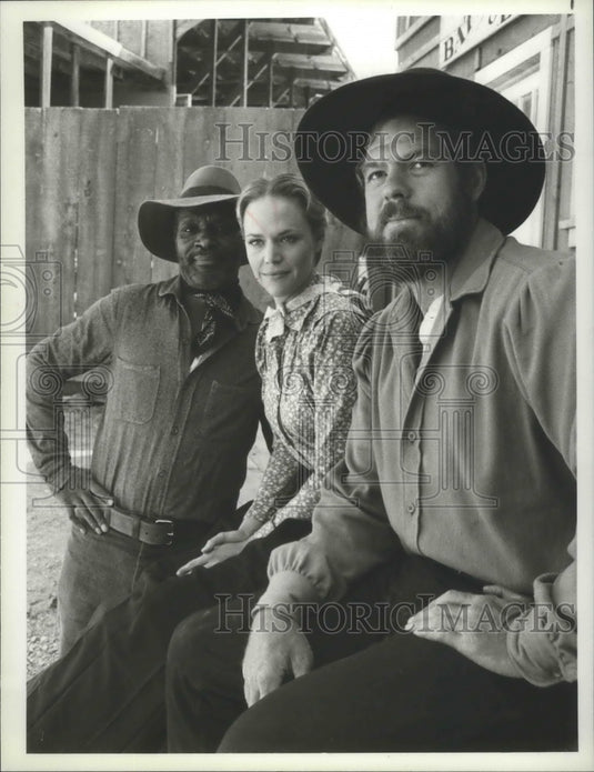 1982 Merlin Olsen stars as rugged 1870's gold miner in Father Murphy - Historic Images