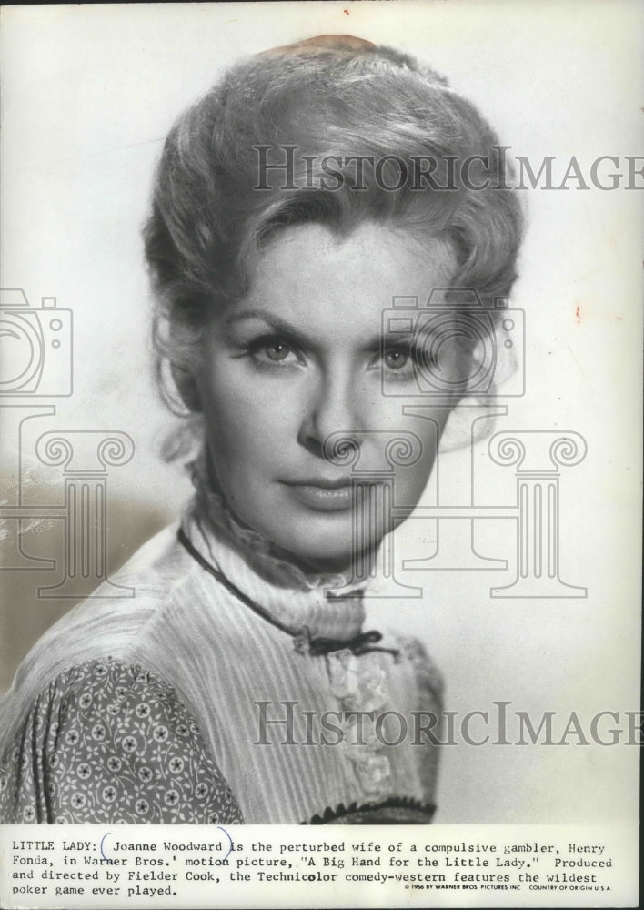 1966 Press Photo Joanne Woodward in the Film "A Big Hand for the Little Lady" - Historic Images