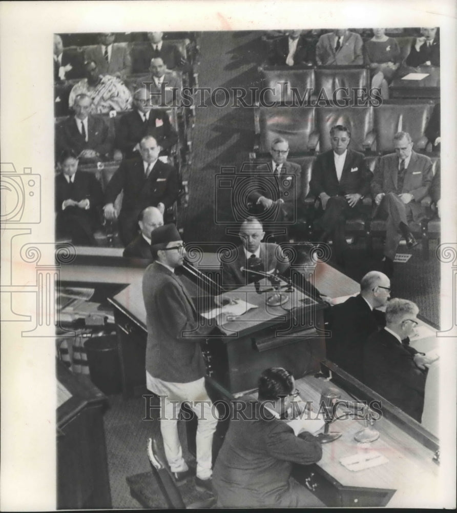 King Mahendra of Nepal addresses congress-Historic Images