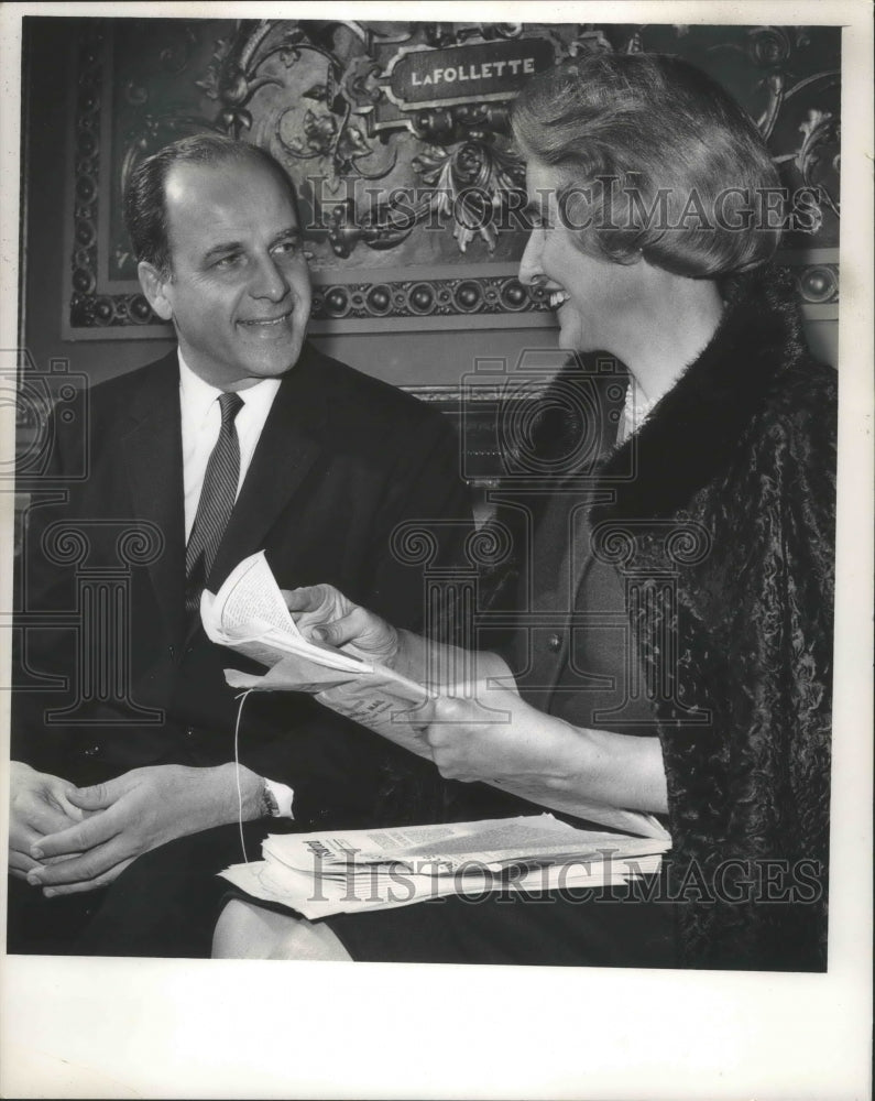 1964 Press Photo Senator Gaylord Nelson and Mrs. J. Martin Klotsche - mjb69097 - Historic Images