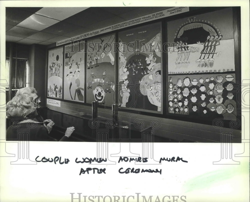 1982 Art mural display at Milwaukee Exposition &amp; Convention Center - Historic Images