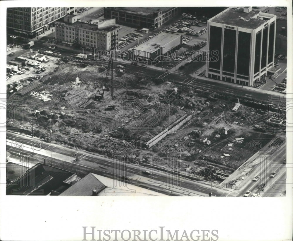 1972 Press Photo Construction of Convention Center Downtown Milwaukee, Wisconsin - Historic Images