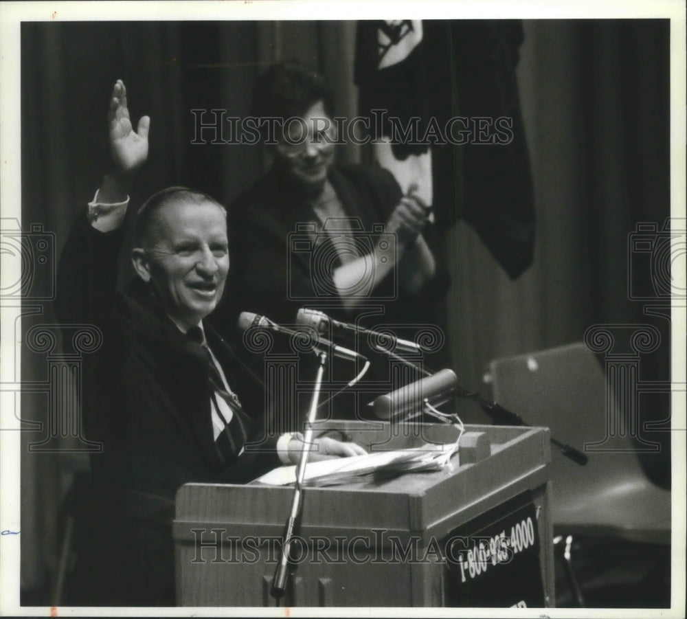 1993 Ross Perot at Waukesha County Exposition Center in Wisconsin-Historic Images