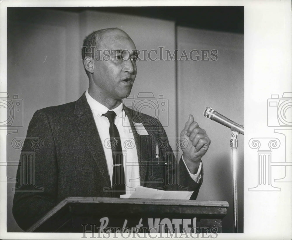 1968 Press Photo Ivy Morgan speaks at a podium - mjb69827 - Historic Images