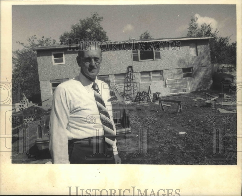 1984 Reverend Richard Hurd, Berean Baptist Church, Galesville, WI - Historic Images