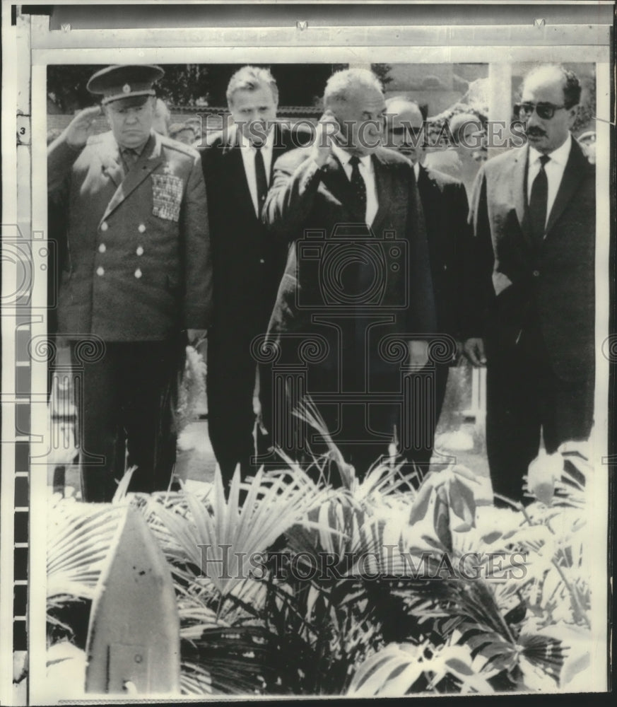 1970 Soviet Union officials at tomb of Gamal Abdel Nasser in Cairo-Historic Images