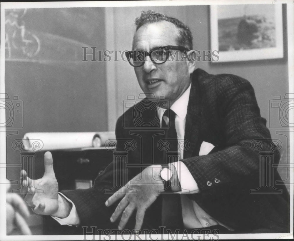 1970 Press Photo Dr. Nierenberg, director of Scripps Institute of Oceanography - Historic Images