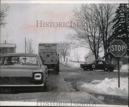1967 Press Photo McHenry county sheriff escorts Wisconsin milk truck - mjb70767 - Historic Images
