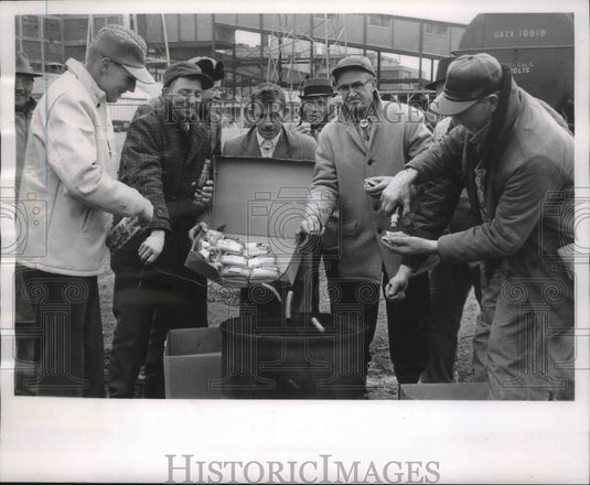 1964 Press Photo National Farmers Organization members say they are staying.-Historic Images