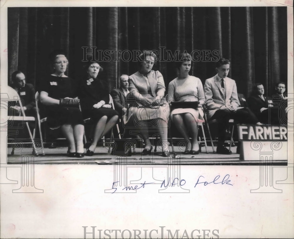 1964 Press Photo Families of two men killed during picketing attended convention-Historic Images