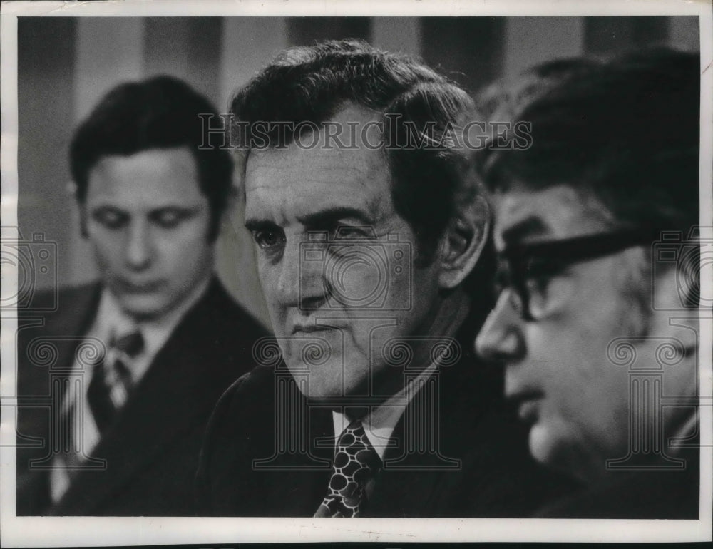 1971 Governor Lucey (R) and senators at Jefferson-Jackson dinner-Historic Images