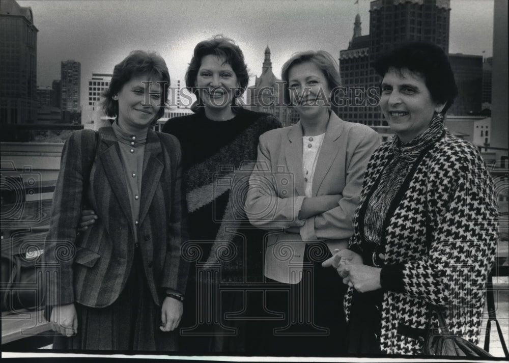 1991 Soviet Women Scholars join womens studies conference at UWM-Historic Images