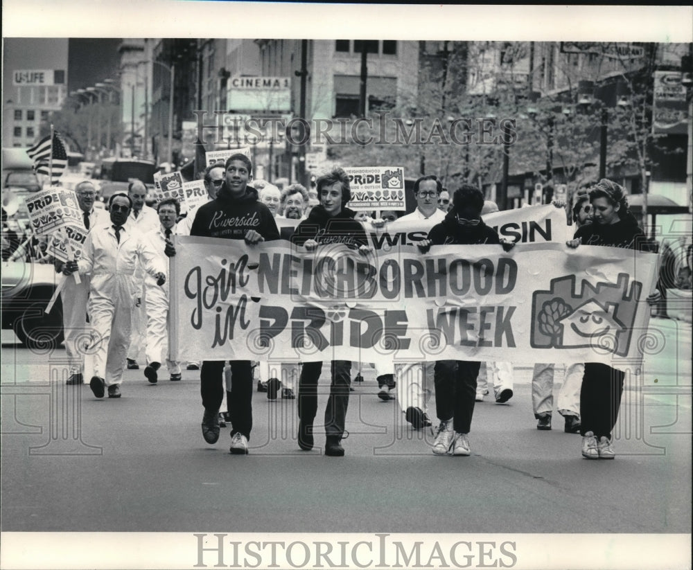 1986 Students on Wisconsin Ave in Neighborhood Pride Week Parade-Historic Images