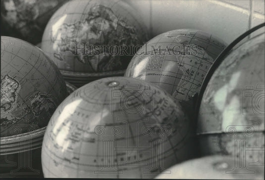 1983 Press Photo Globes were readied for other schools Neenah, Wisconsin-Historic Images