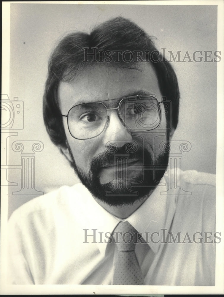 1985 Press Photo Frank Nicosia, Supervisor of MGSC Investment Corporation - Historic Images