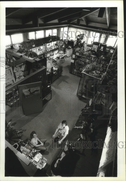 1983 Corrie Summers, Dave Anderson at Nicolet College Ecology lab-Historic Images