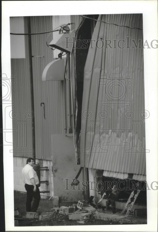 1993 Damage caused by blast at Petron Corp, New Berlin, Wisconsin-Historic Images