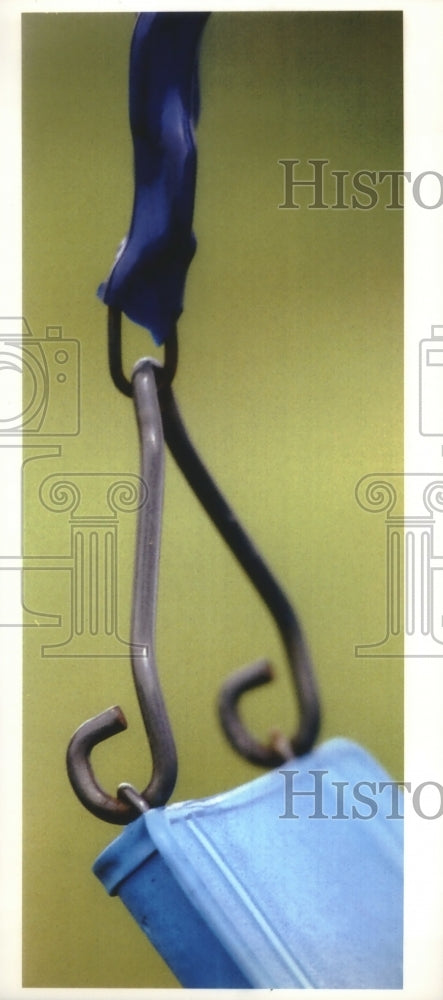 1993 Press Photo V-shaped bracket of Newco Incorporated - mjb71321 - Historic Images