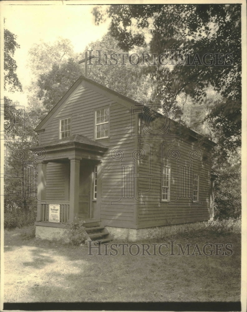 1953 Press Photo Red Chapel, Nashotah House first chapel, Nashotch, Wisconsin.-Historic Images