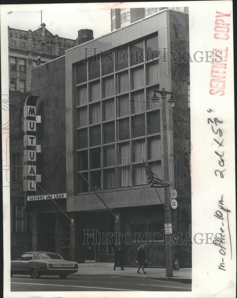 1977 Mutual Savings and Loan headquarters  Milwaukee-Historic Images